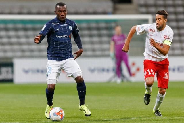 ayx.com-尼斯战平瓦朗谢纳，积分榜排名未变(瓦朗谢纳vs尼奥尔)