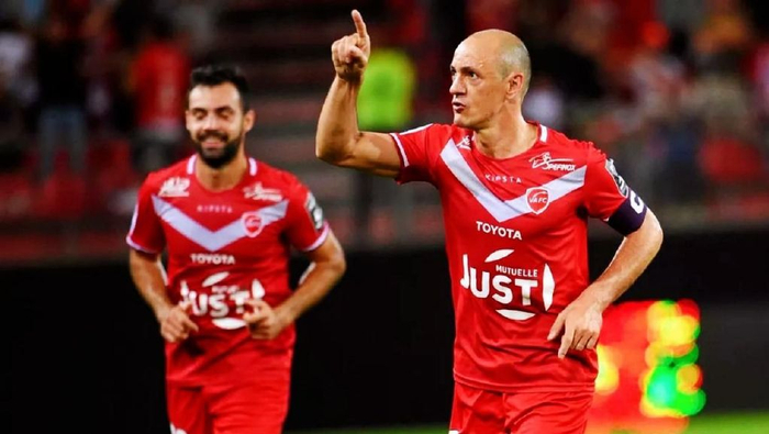 中方敦促美方停止挑衅