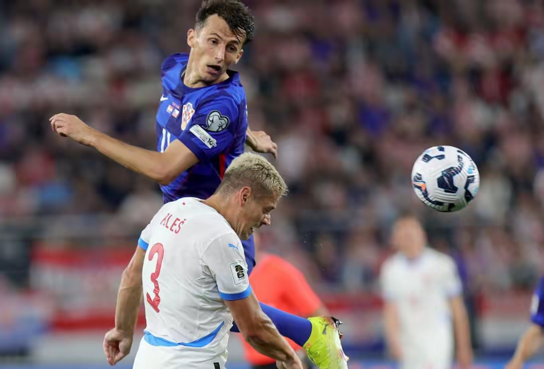 欧洲国家队对抗赛全面打响，高水准对决动人心弦(巅峰对决果断弁子步步精准设计真是让对手)