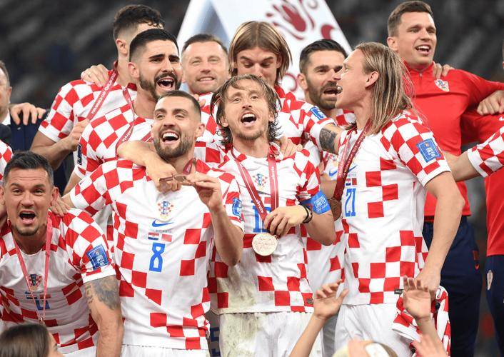 法罗群岛队在欧预赛比赛中打破僵局，跻身前列