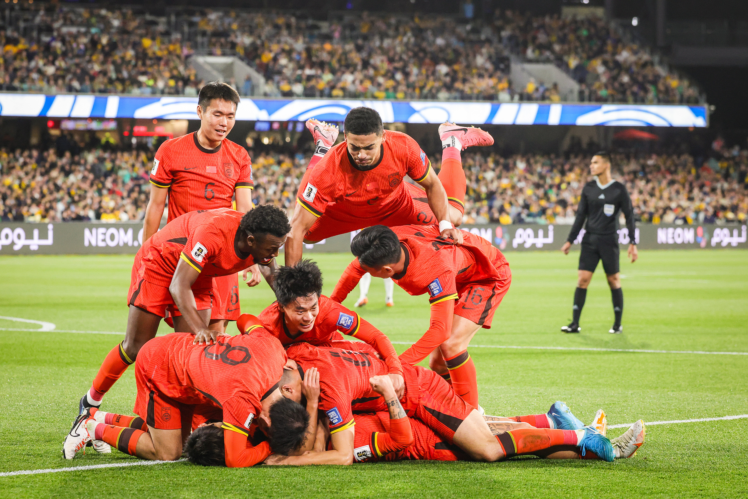 ayx.com-法兰克福客场击败对手，球队信心大增