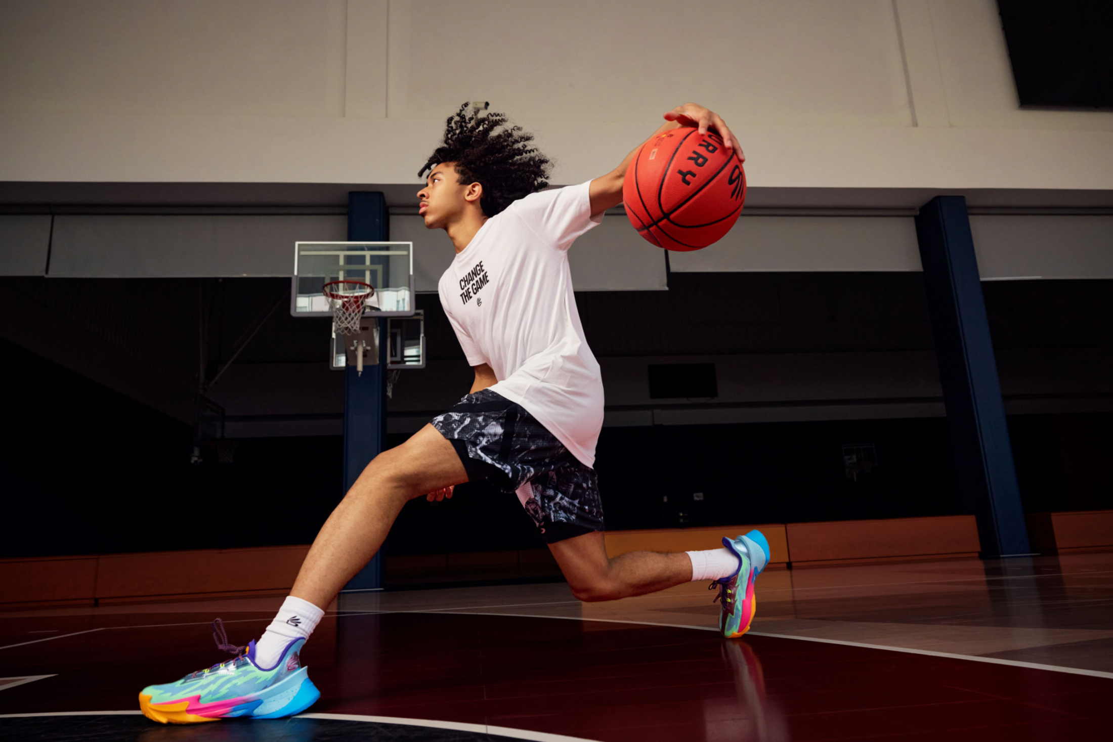 爱游戏-球员实力在赛场上迸发，展现自我的简单介绍